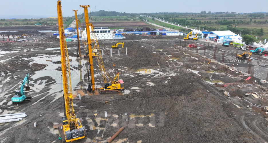 Presiden Prabowo Subianto meresmikan groundbreaking ekosistem industri baterai kendaraan listrik terintegrasi konsorsium ANTAM-IBC-CBL di Artha Industrial Hills (AIH), Kabupaten Karawang, Provinsi Jawa Barat pada Minggu, 29 Juni 2025. Foto: BPMI Setpres/Citra