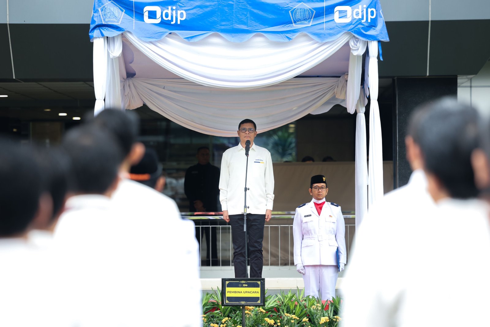 Direktorat Jenderal Pajak menggelar upacara serentak di seluruh Indonesia dalam rangka Hari Pajak 2025, menegaskan komitmen pada reformasi dan integritas.