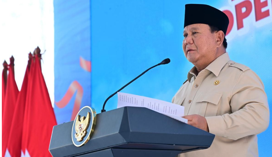 Presiden Prabowo Subianto menyampaikan sambutannya pada peluncuran kelembagaan 80.081 Koperasi Desa/Kelurahan Merah Putih (KDMP/KKMP) dalam sebuah acara yang digelar di Koperasi Desa Merah Putih Bentangan, Desa Bentangan, Kecamatan Wonosari, Kabupaten Klaten, pada Senin, 21 Juli 2025. Foto: BPMI Setpres/Rusman