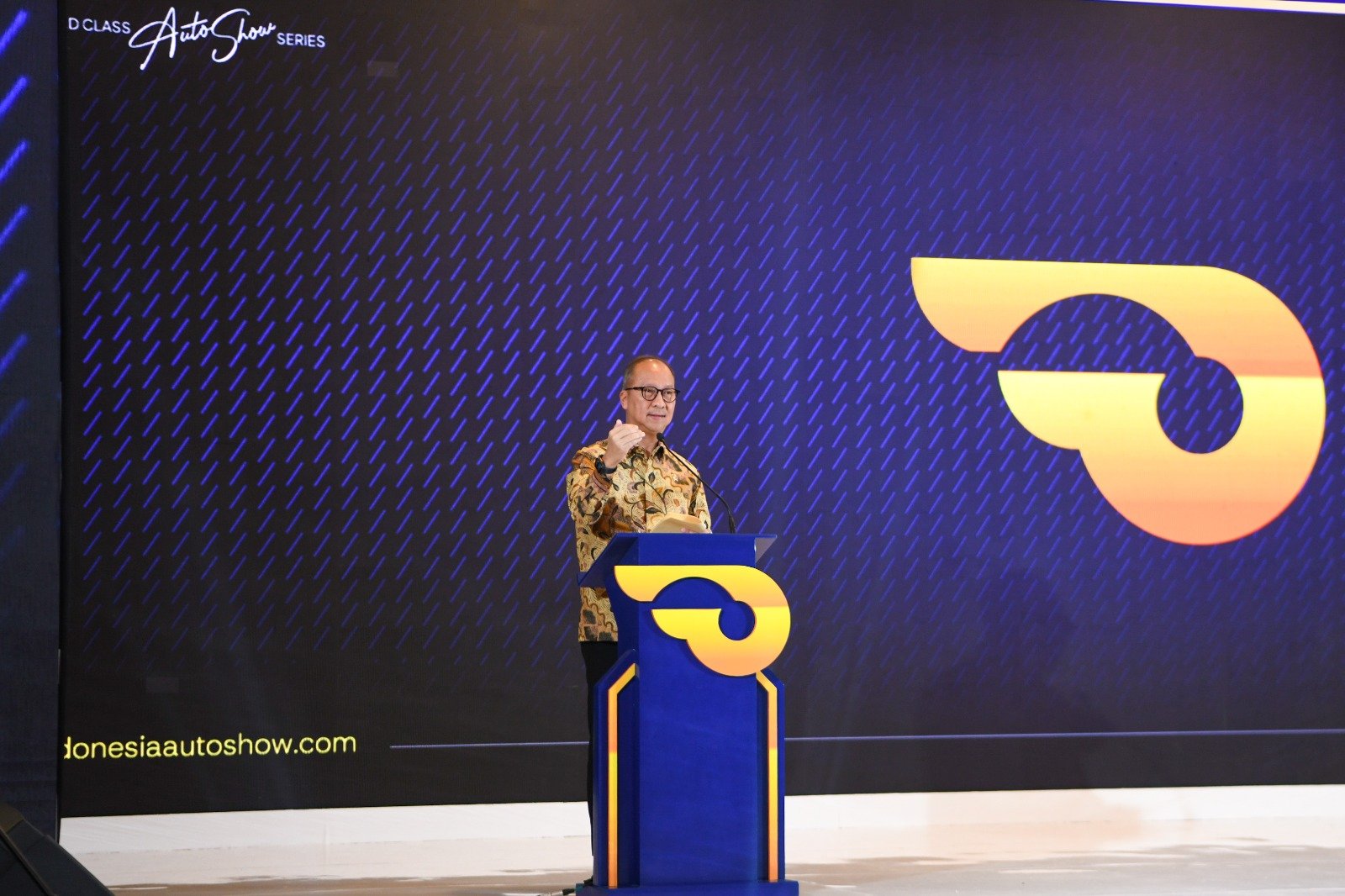 Menteri Perindustrian Agus Gumiwang Kartasasmita membuka pameran GIIAS 2025 di ICE BSD City, Kamis (24/7).