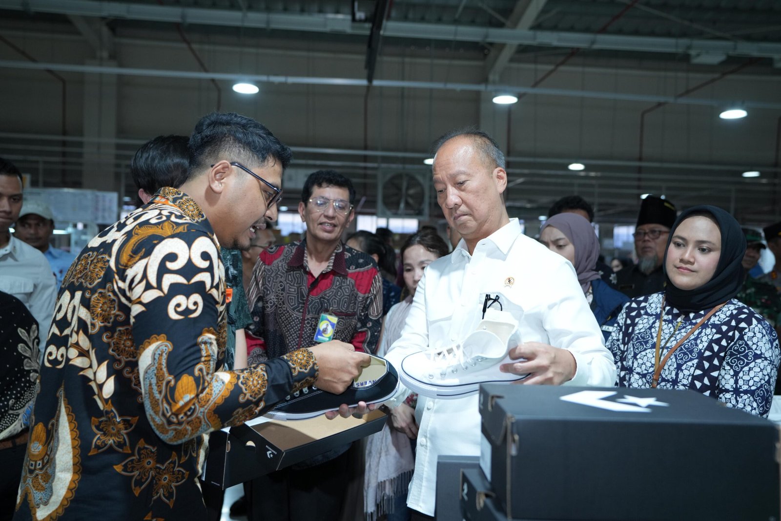 Menteri Perindustrian Agus Gumiwang Kartasasmita di Kawasan Industri Terpadu Batang, Kamis (21/8).