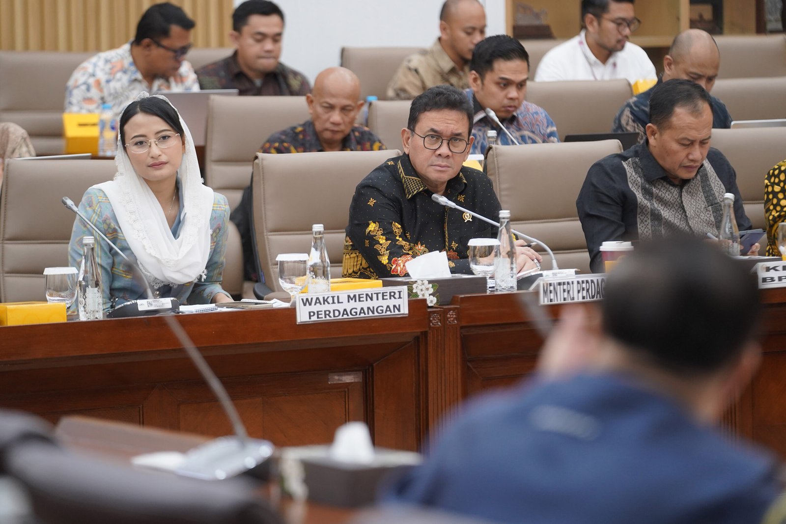 Menteri Perdagangan, Budi Santoso bersama Wakil Menteri Perdagangan, Dyah Roro Esti menghadiri rapat kerja dengan Komisi VI DPR RI di Gedung DPR RI, Jakarta, Kamis (4 Sep).