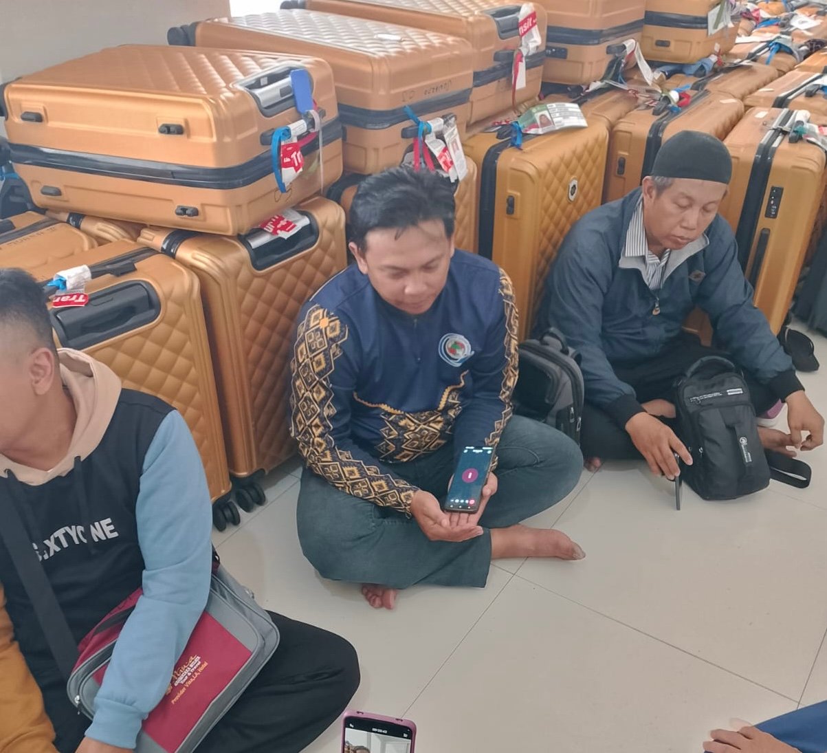 Jamaah asal Kalbar yang terlantar di Surabaya. Foto: Dok. Istimewa