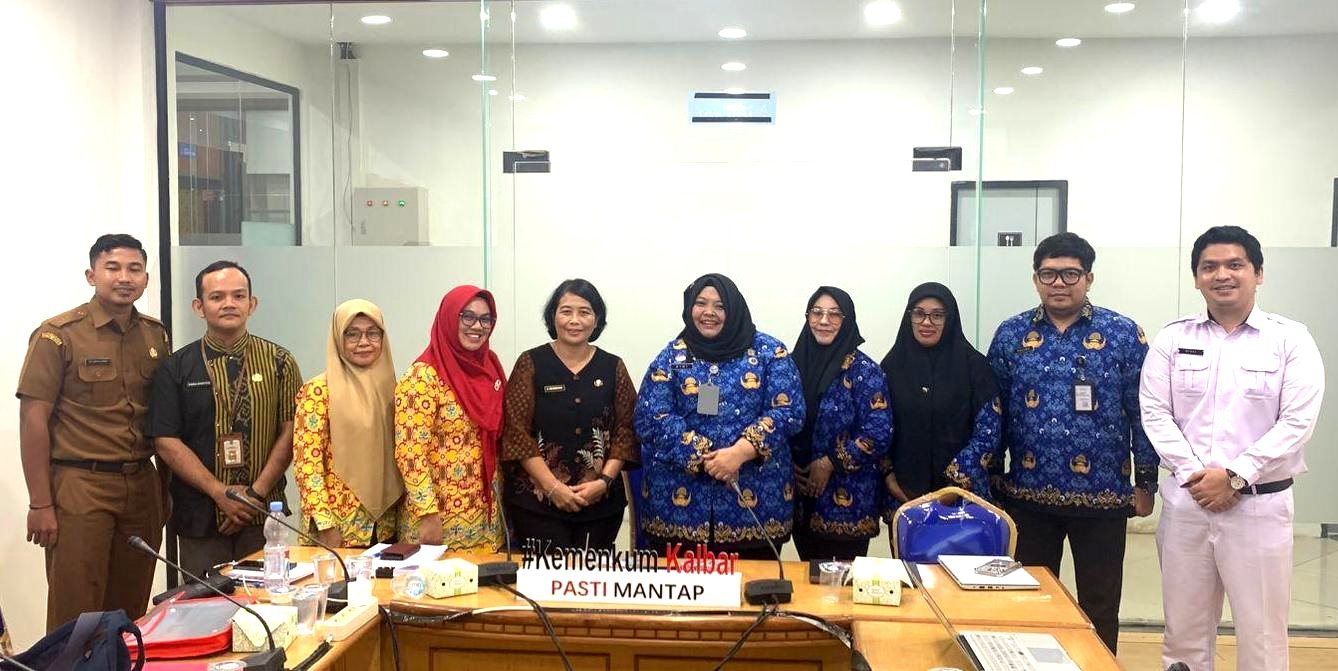 Tim Kanwil Kemenkum Kalbar usia menggelar rapat dengan Pemkab Ketapang. Foto: Dok. Kanwil Kemenkum Kalbar