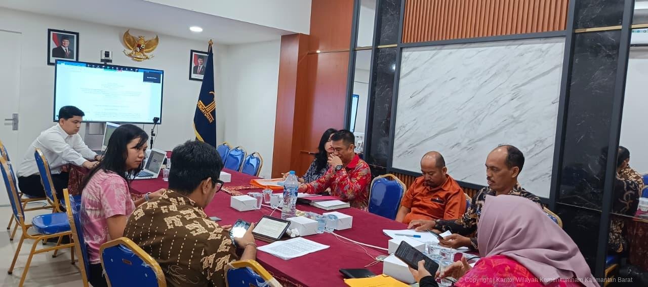 Tim Kanwil Kemenkum Kalbar saat rapat bersama Pemkab Sintang. Foto: Dok. Kanwil Kemenkum Kalbar