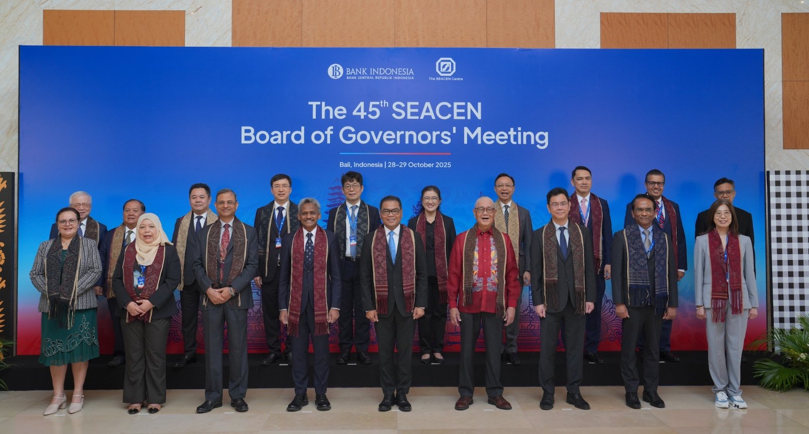 South East Asian Central Banks (SEACEN) Governors' Conference ke-61 di Bali (28/10).