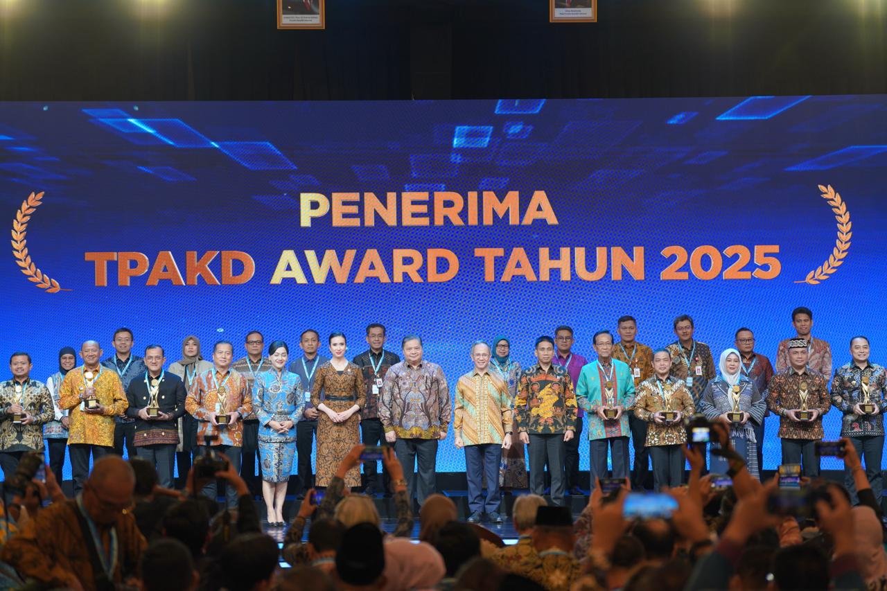 Rakornas TPAKD 2025 yang mengusung tema “Memperkuat Ketahanan Ekonomi Nasional Melalui Peningkatan Inklusi Keuangan Daerah” di Jakarta, Jumat (10/10).