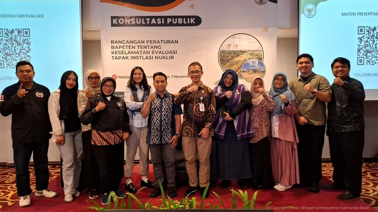 Tim Kanwil Kemenkum Kalbar berfoto bersama di BAPETEN. Foto: Dok. Kemenkum Kalbar