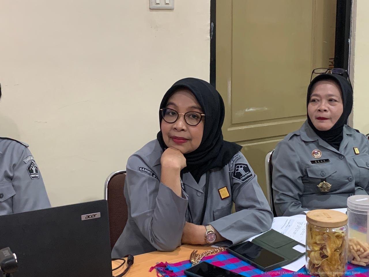 Kadiv Pelayanan Hukum Kanwil Kemenkum Kalbar, Farida. Foto: Dok. Kanwil Kemenkum Kalbar