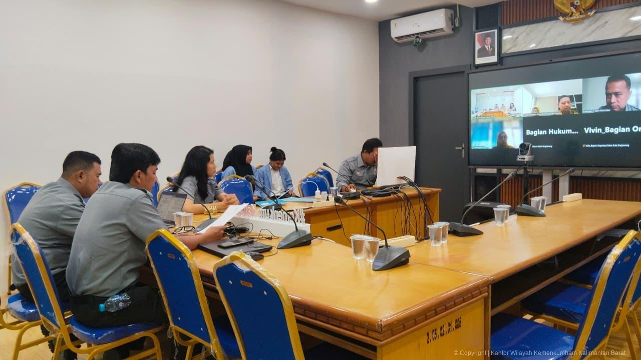 Tim Kanwil Kemenkum Kalbar saat menggelar rapat dengan Pemkot Singkawang. Foto: Dok. Kanwil Kemenkum Kalbar
