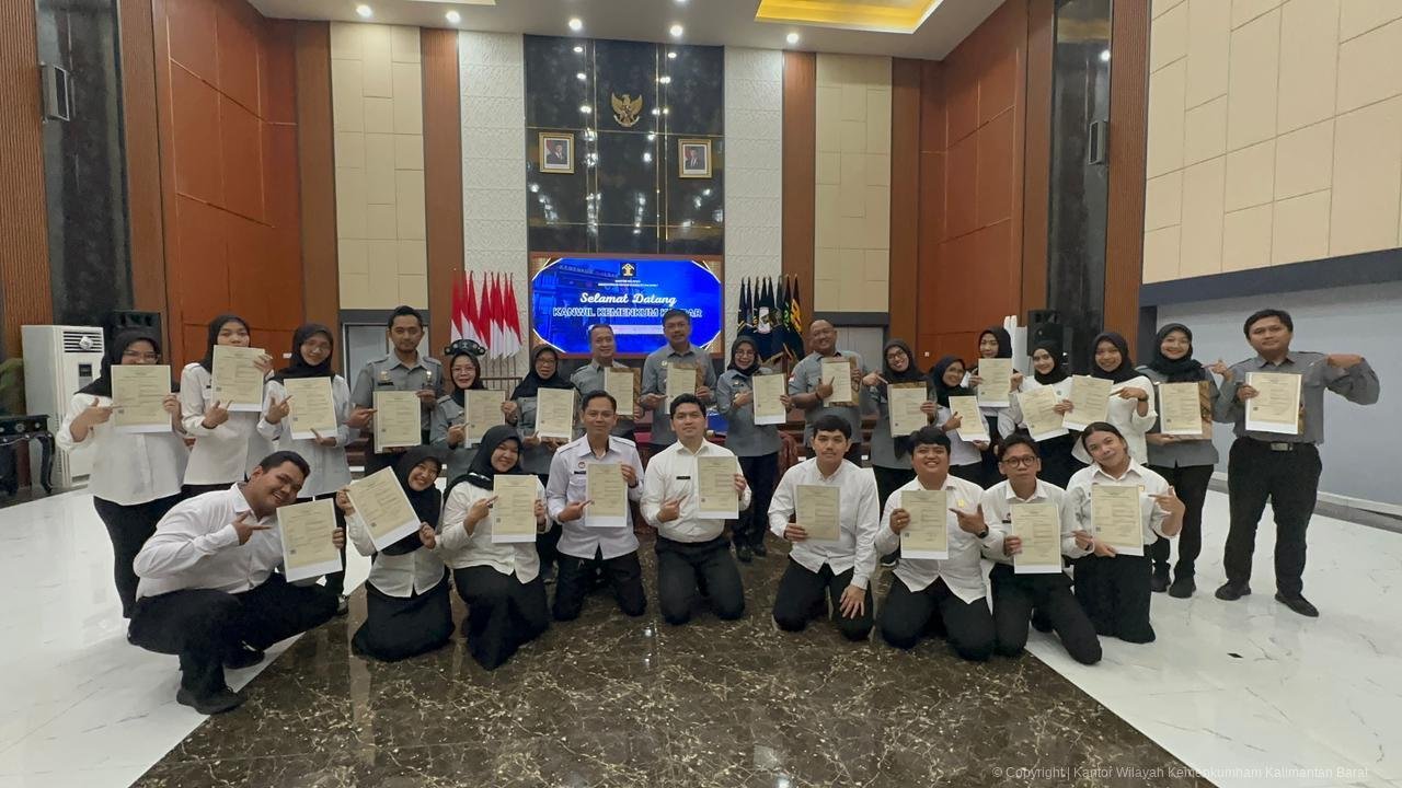 ASN di Kalbar yang catatkan hak cipta berfoto bersama