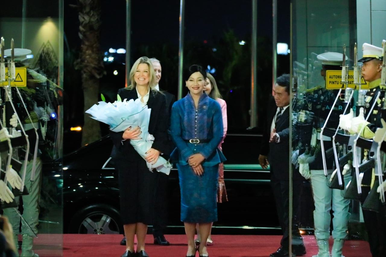 OJK menyambut kedatangan Ratu Maxima, United Nations Secretary-General's Special Advocate (UNSGSA) for Financial Health, setibanya di Bandara Soekarno-Hatta, Tangerang, Provinsi Banten, Senin.