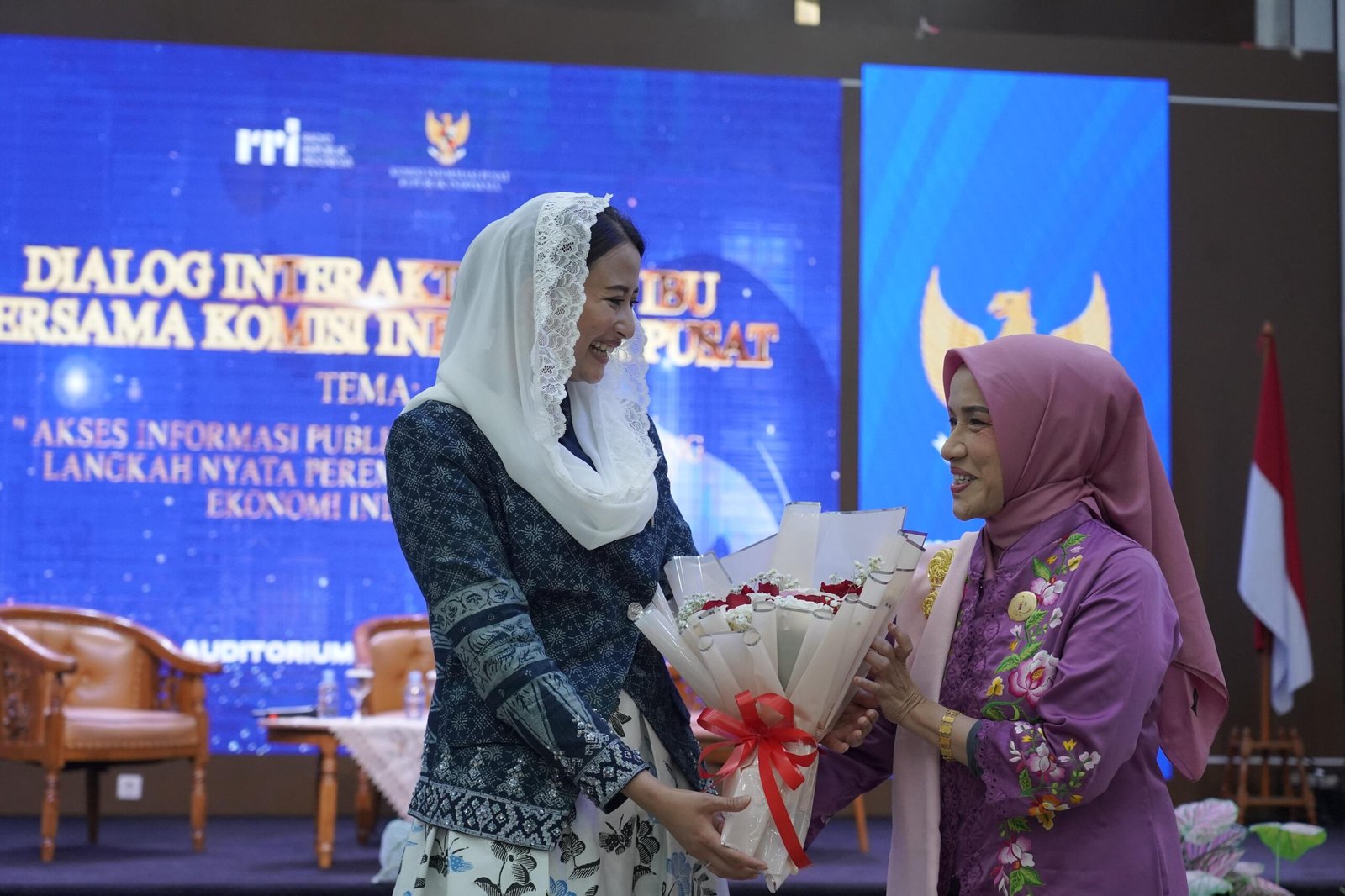 Wakil Menteri Perdagangan, Dyah Roro Esti menghadiri Peringatan Hari Ibu yang diselenggarakan Komisi Informasi Pusat (KIP) dan Radio Republik Indonesia (RRI) di Kantor RRI, Jakarta, Senin (22 Des).