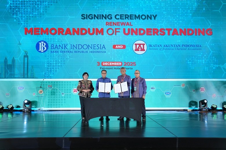 enandatanganan Nota Kesepahaman (NK) oleh Deputi Gubernur Bank Indonesia, Ricky P. Gozali dan Ketua Dewan Pengurus Nasional IAI, Ardan Adiperdana, di Jakarta (3/12).