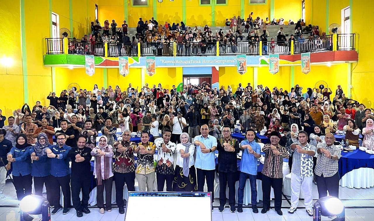 Foto bersama di penutupan Inklusi Fest Pontianak