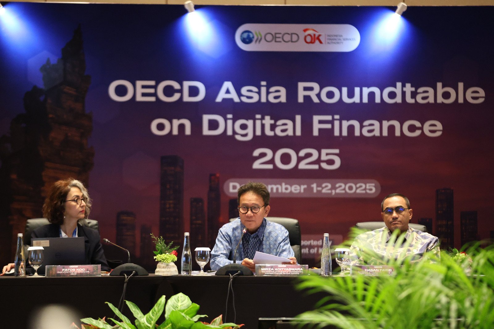 W​akil Ketua Dewan Komisioner OJK Mirza Adityaswara dalam sambutannya pada hari kedua pelaksanaan OECD Asia Roundtable on Digital Finance 2025.