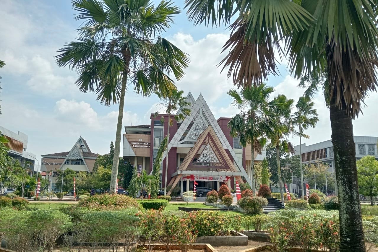 Gedung Rektorat Untan Pontianak. Foto: Dok. Istimewa