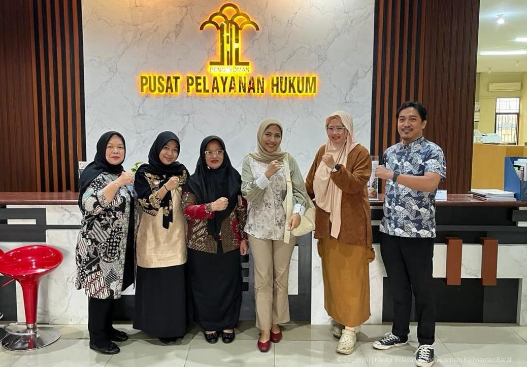 Pemkot Singkawang berfoto bersama tim Kemenkum Kalbar