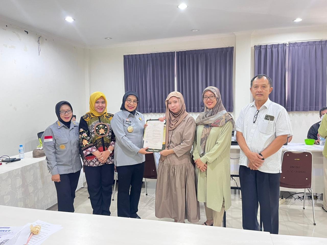 Tim Kemenkum Kalbar dan civitas akademika Universitas OSO