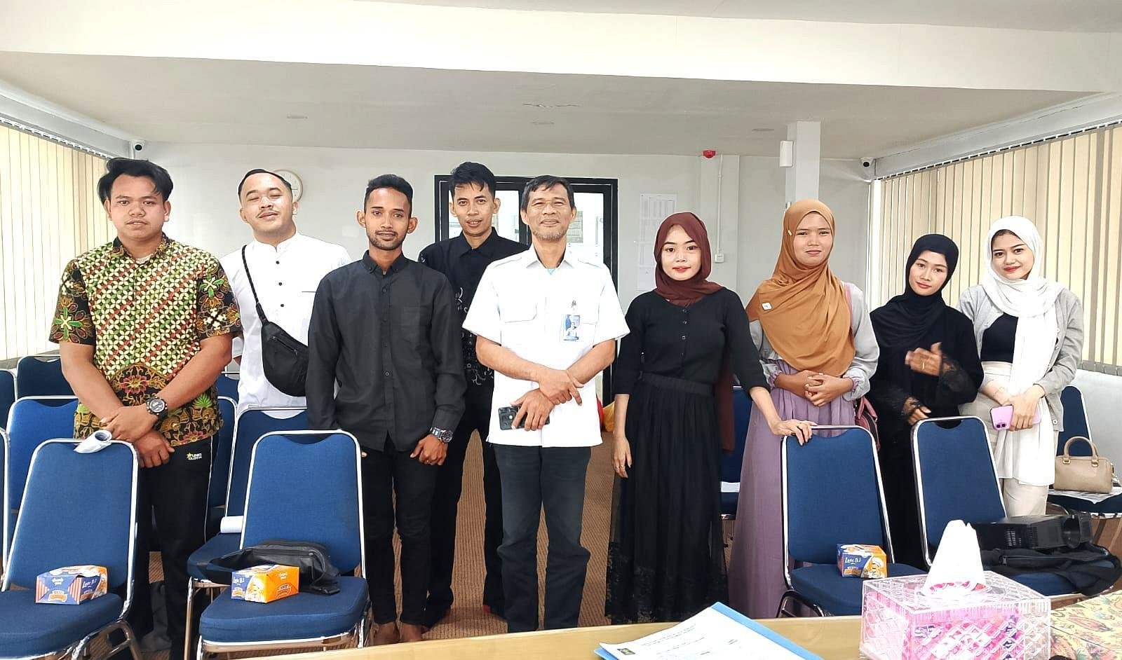 Calon pengantin usai mendapatkan pemahaman hukum