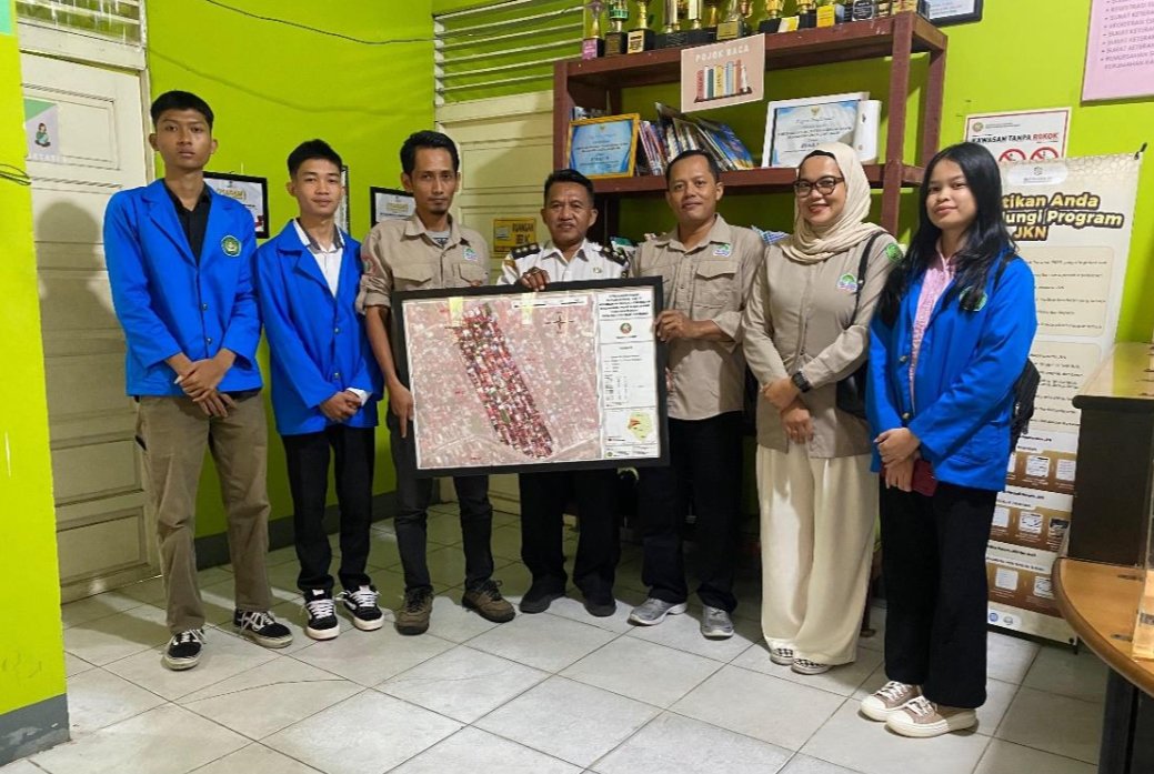 Foto bersama Tim PKM FMIPATEK UPGRI Pontianak. Foto: Dok. Istimewa