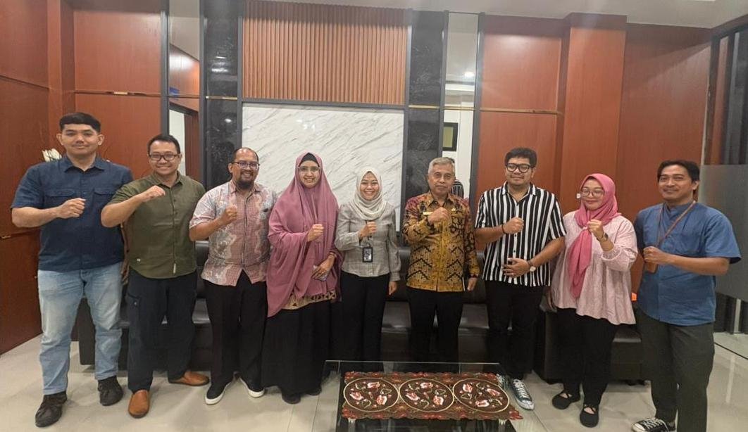 Foto bersama Pemkot Singkawang dan Kemenkum Kalbar