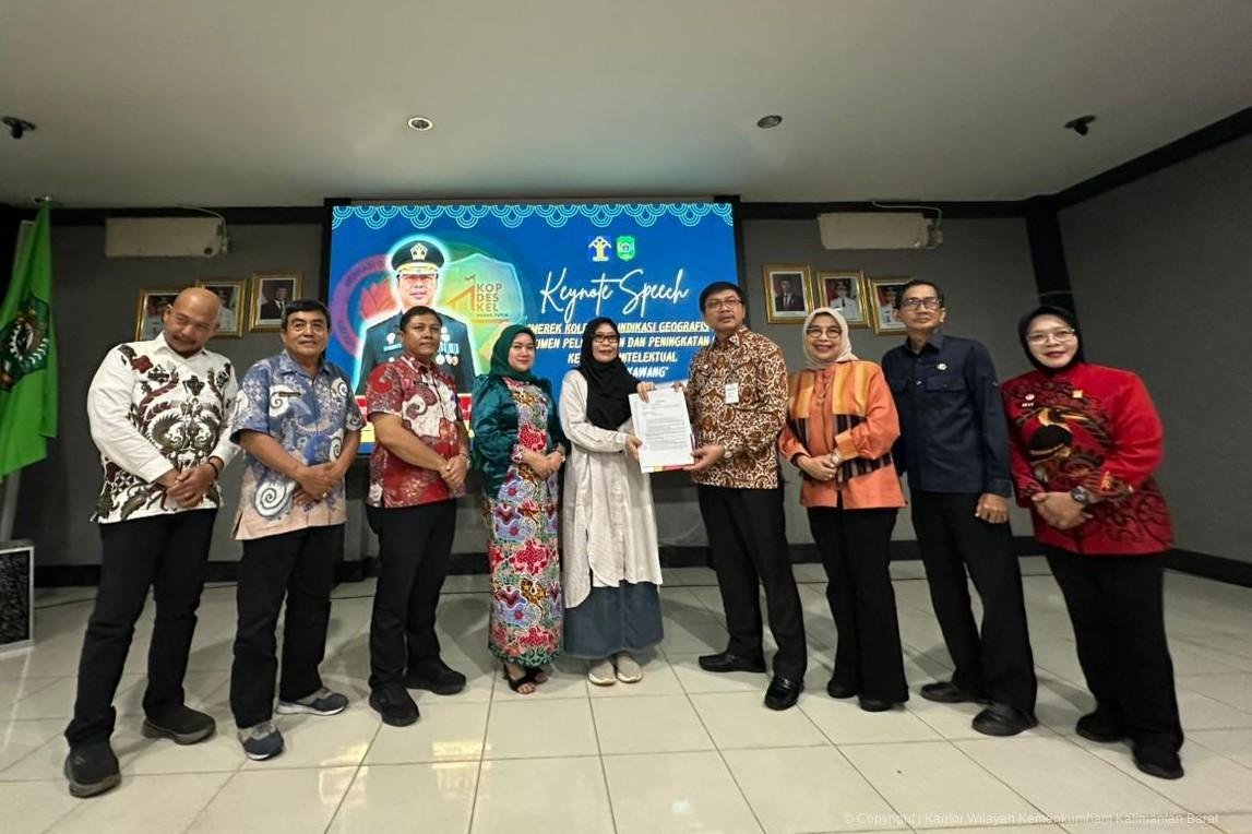 Foto bersama Kemenkum Kalbar dan Pemkot Singkawang