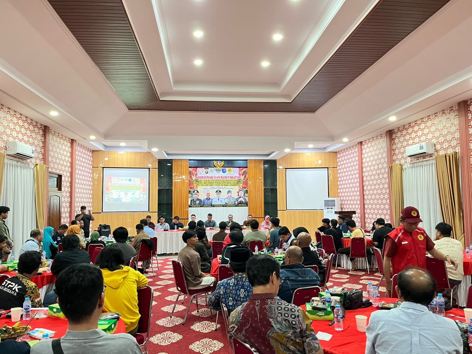 Rapat koordinasi pelaksanaan Parade Naga di Pontianak. Foto: Dok. Istimewa
