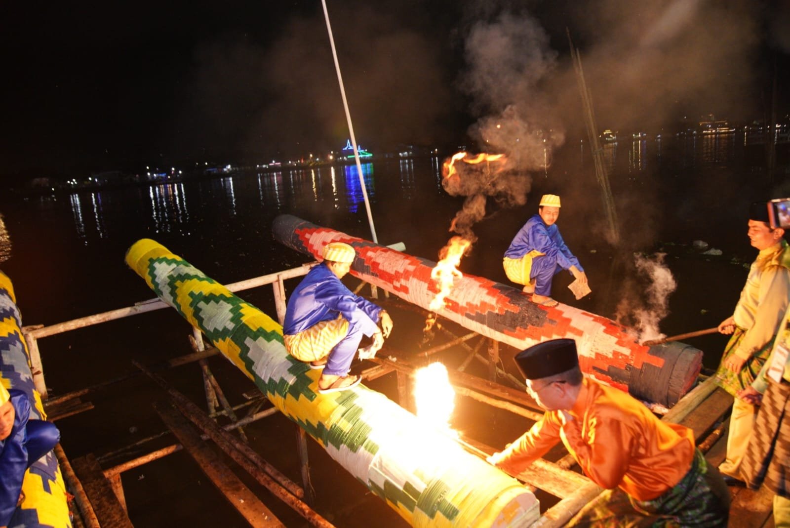 Permainan Meriam Karbit menjadi tradisi setiap tahun menyambut lebaran di Pontianak. Foto: Dok. Prokopim Pemkot Pontianak