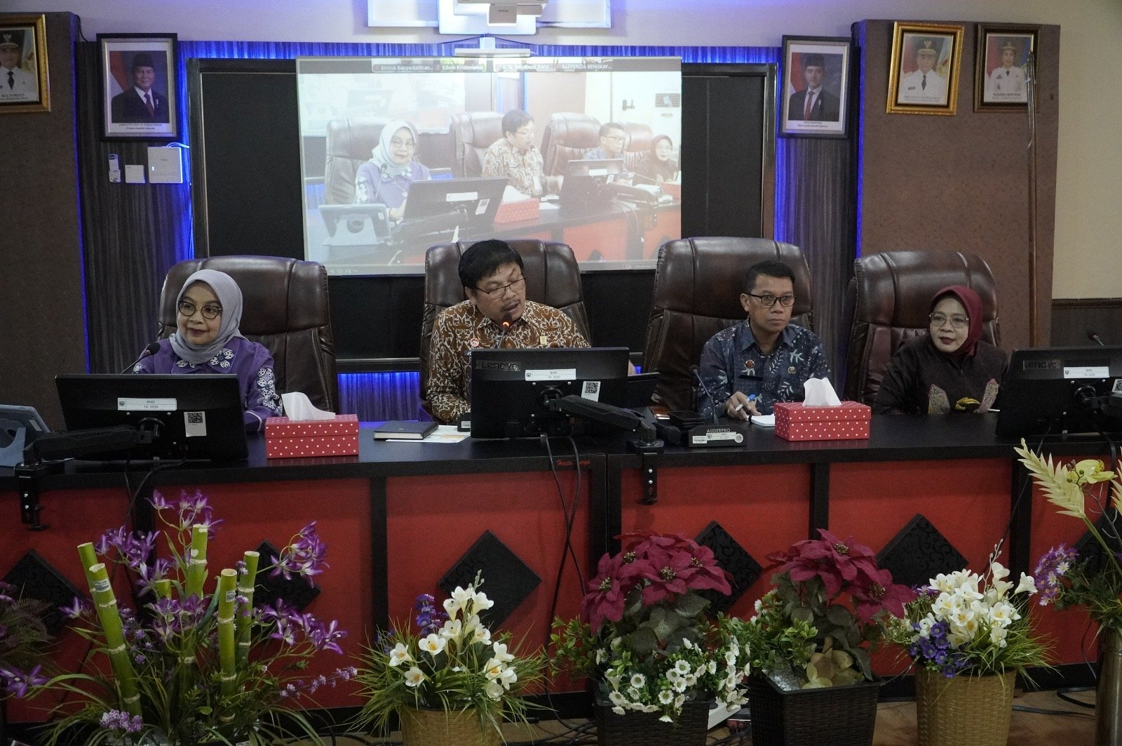 Kakanwil Kemenkum Kalbar saat rapat bersama Pemkab Sanggau
