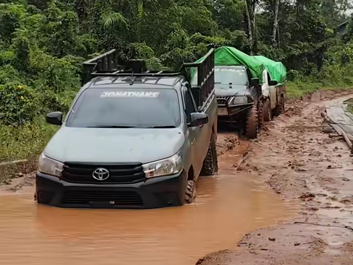 Jalan di Bedayan yang rusak dan sempat viral. Foto: Dok. Istimewa