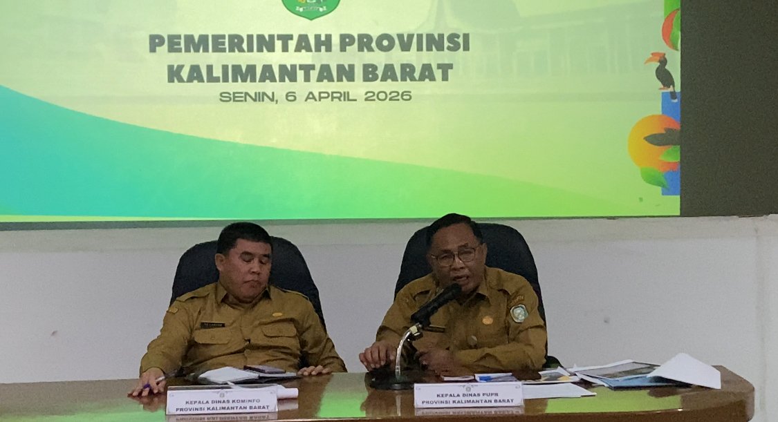 Dinas PUPR Kalbar saat menggelar jumpa pers. Foto: Yulia Ramadhiyanti/klikwartaku