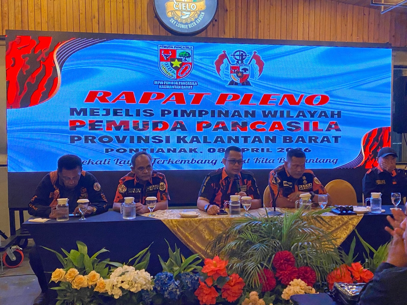 Rapat Pleno MPW Pemuda Pancasila Kalbar yang digelar di Hotel Harris pada Rabu (8/4/2026). Foto: Yulia Ramadhiyanti/klikwartaku