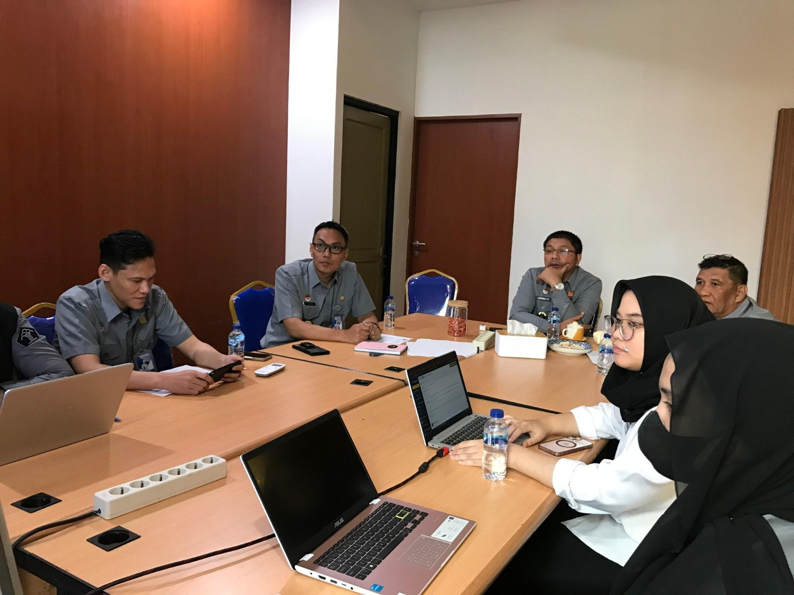 Kakanwil Kemenkum Kalbar saat koordinasi dengan notaris
