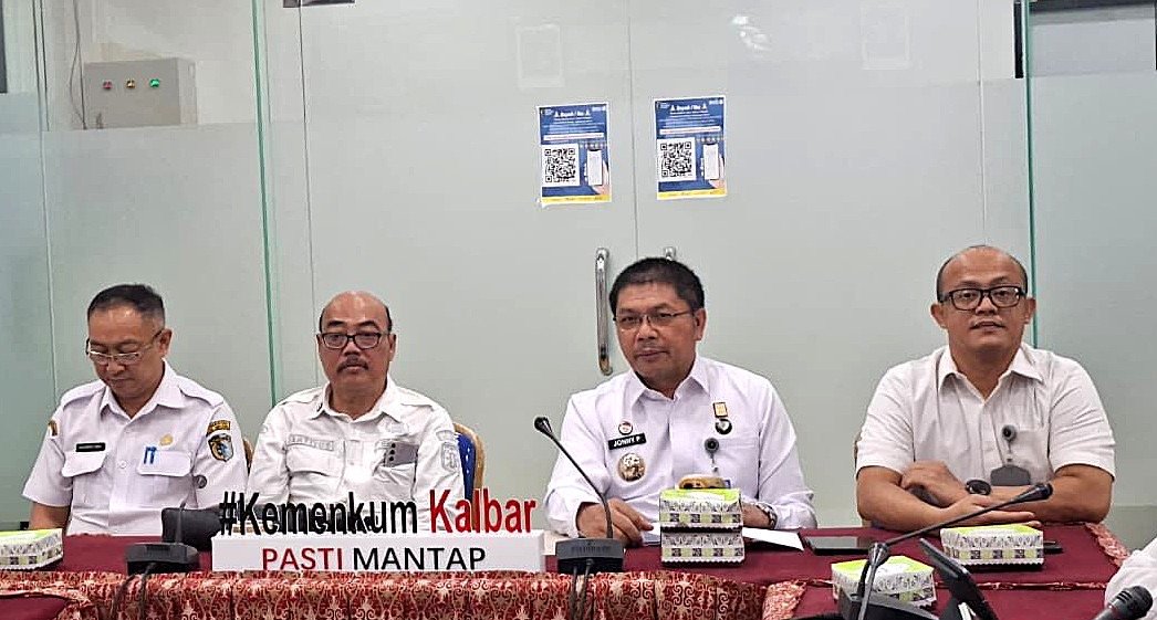 Kakanwil Kemenkum Kalbar saat memimpin rapat koordinasi dengan Pemkab Sintang