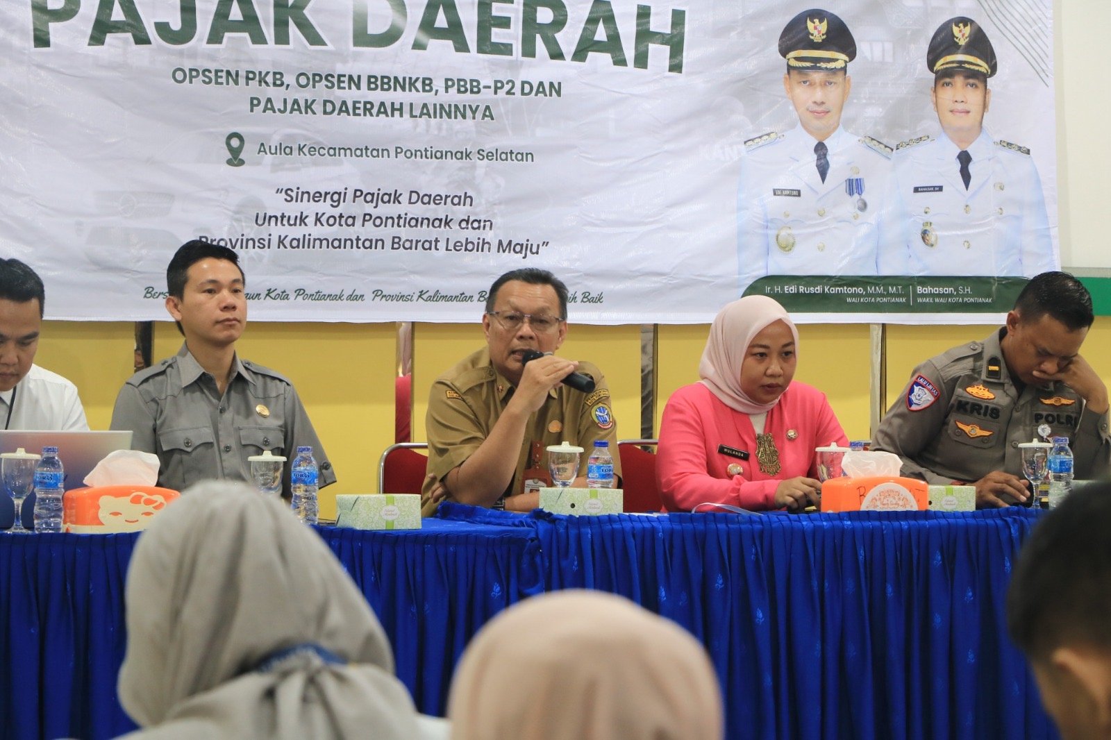 Kepala Bapenda Kota Pontianak, Ruli Sudira membuka sosialisasi Digitalisasi Pajak Daerah.