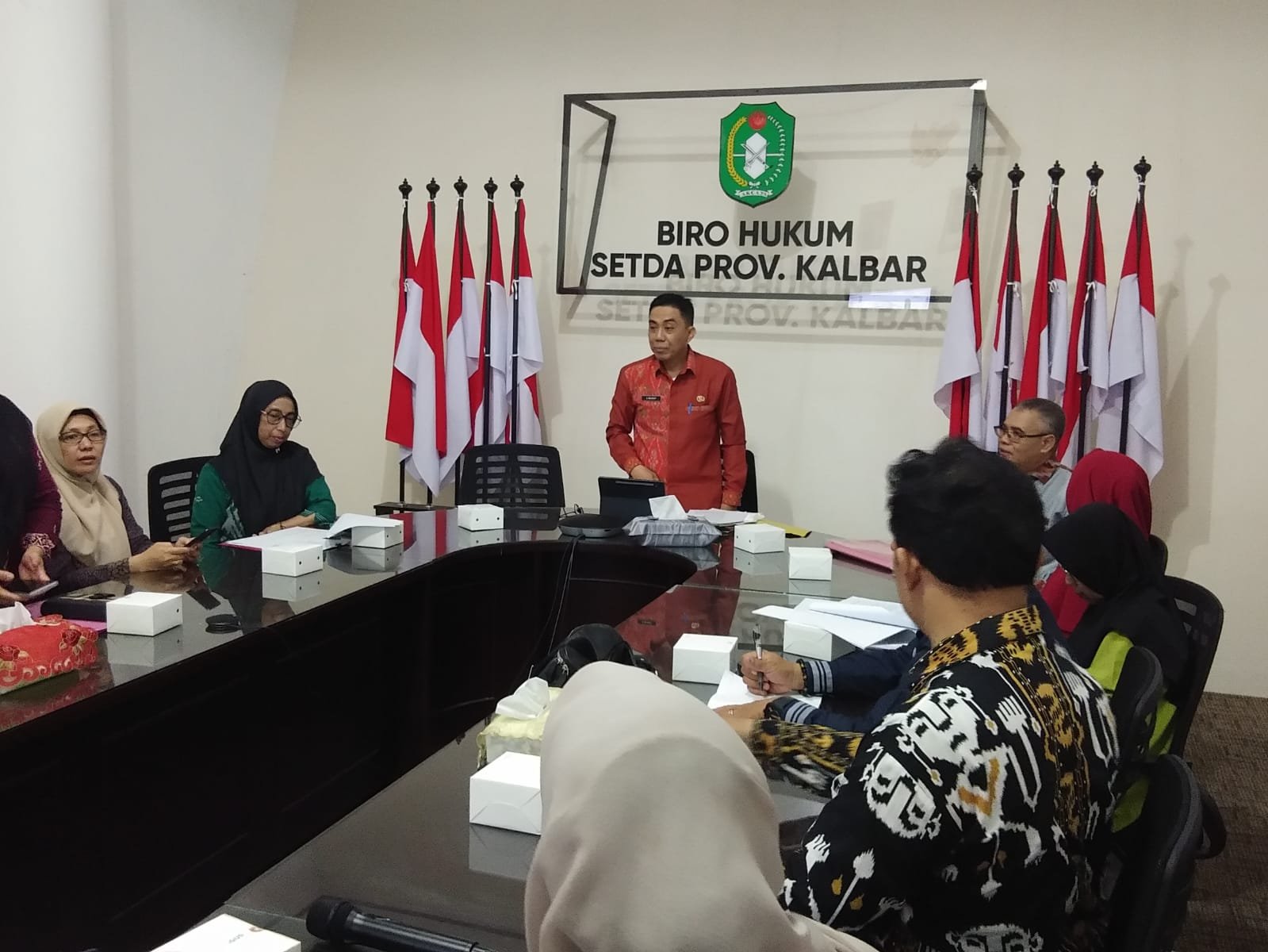 Foto bersama Kemenkum dan Pemda Kalbar
