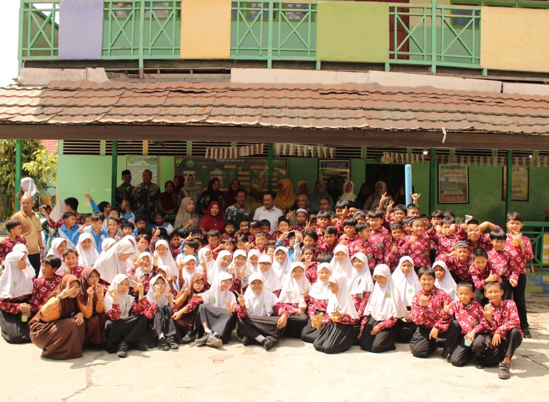 Foto bersama siswa MIN I Pontianak. Foto: Dok. Istimewa