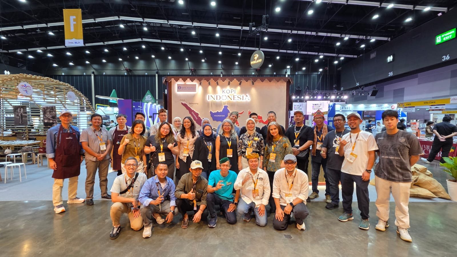 Foto bersama tim Kopi Kojal di World of Coffee Bangkok 2026. Foto: Dok. Istimewa