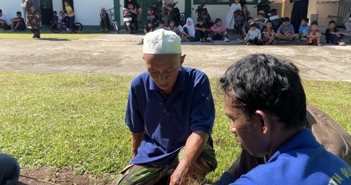 Muslim saat sembelih hewan kurban. Foto: Dok. Istimewa