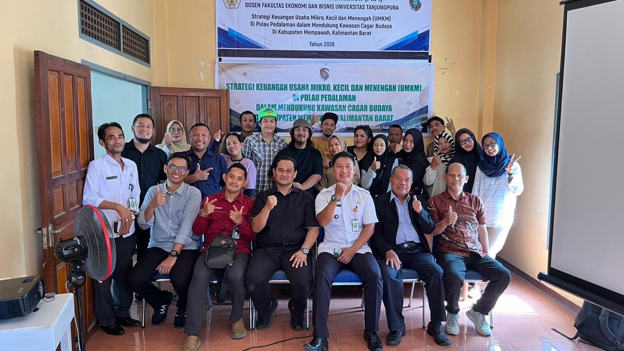 Foto bersama pengusaha UMKM usai pelatihan di Mempawah. Foto: Dok. Istimewa