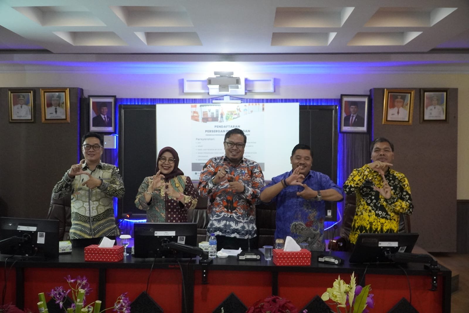 Foto bersama Kemenkum Kalbar dan Pemkab Sanggau