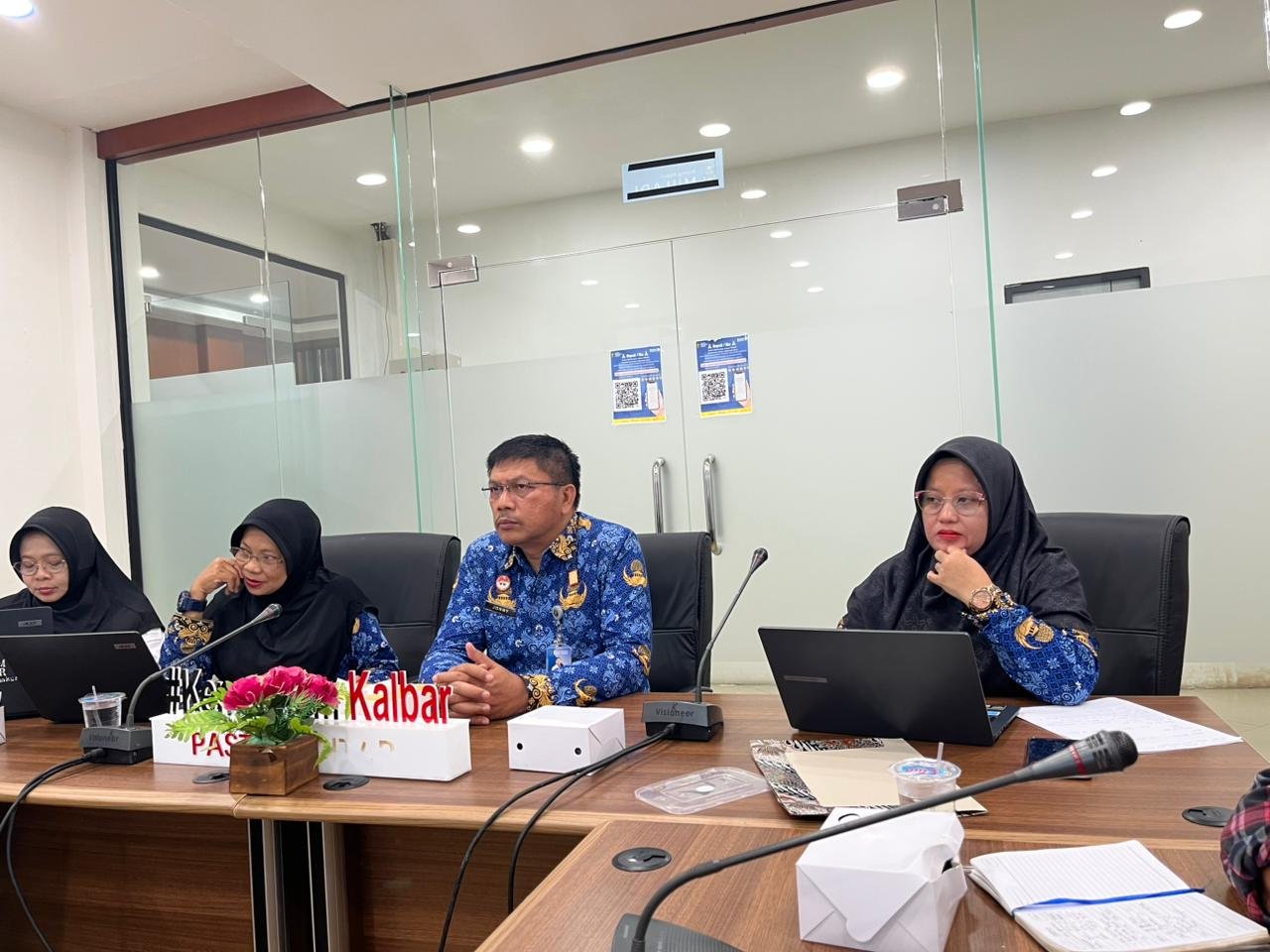 Kemenkum Kalbar saat gelar FGD bersama Bapperida