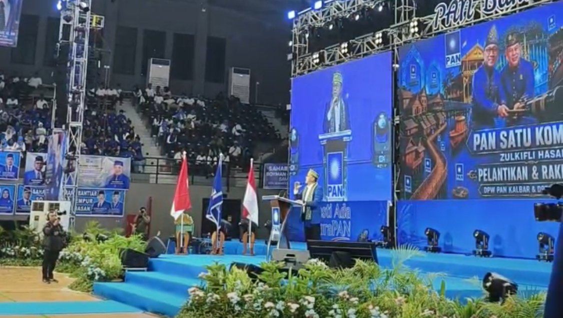 Zulkifli Hasan saat berikan sambutan di Pelantikan Pengurus PAN Kalbar. Foto: Dok. Istimewa