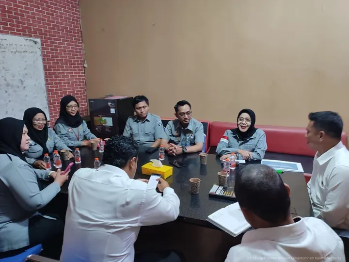 Kemenkum Kalbar saat koordinasi dengan Polres Sambas