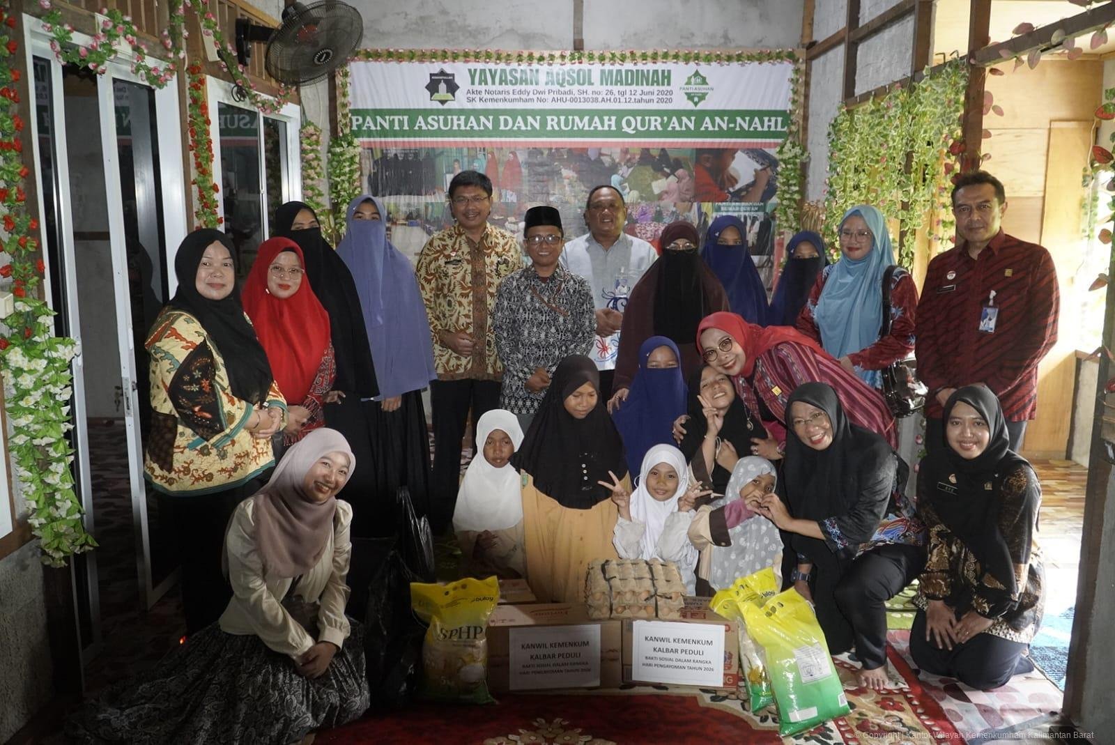 Kemenkum Kalbar saat kunjungi panti asuhan di Pontianak