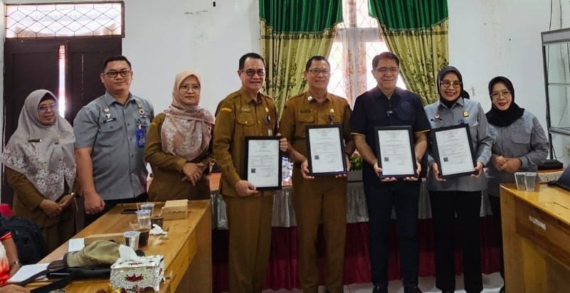 Foto bersama Kemenkum Kalbar dan Pemkab Ketapang