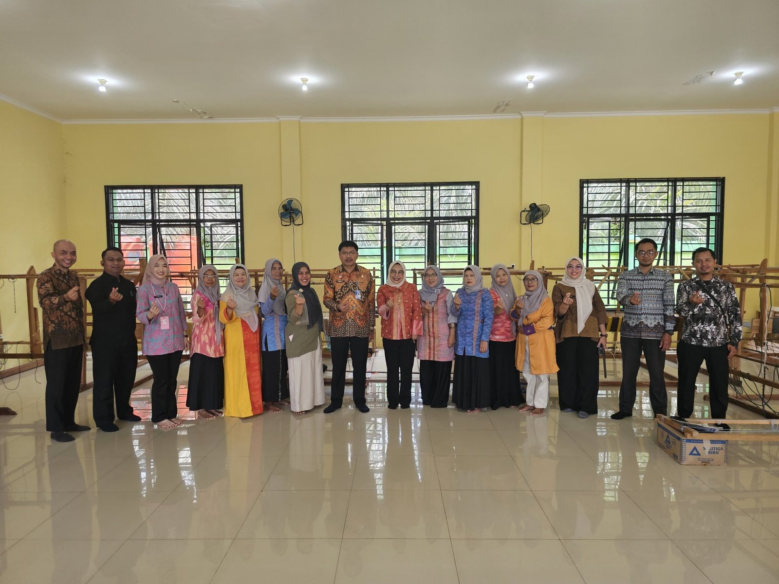 Kemenkum Kalbar bersama pengerajin Sambas