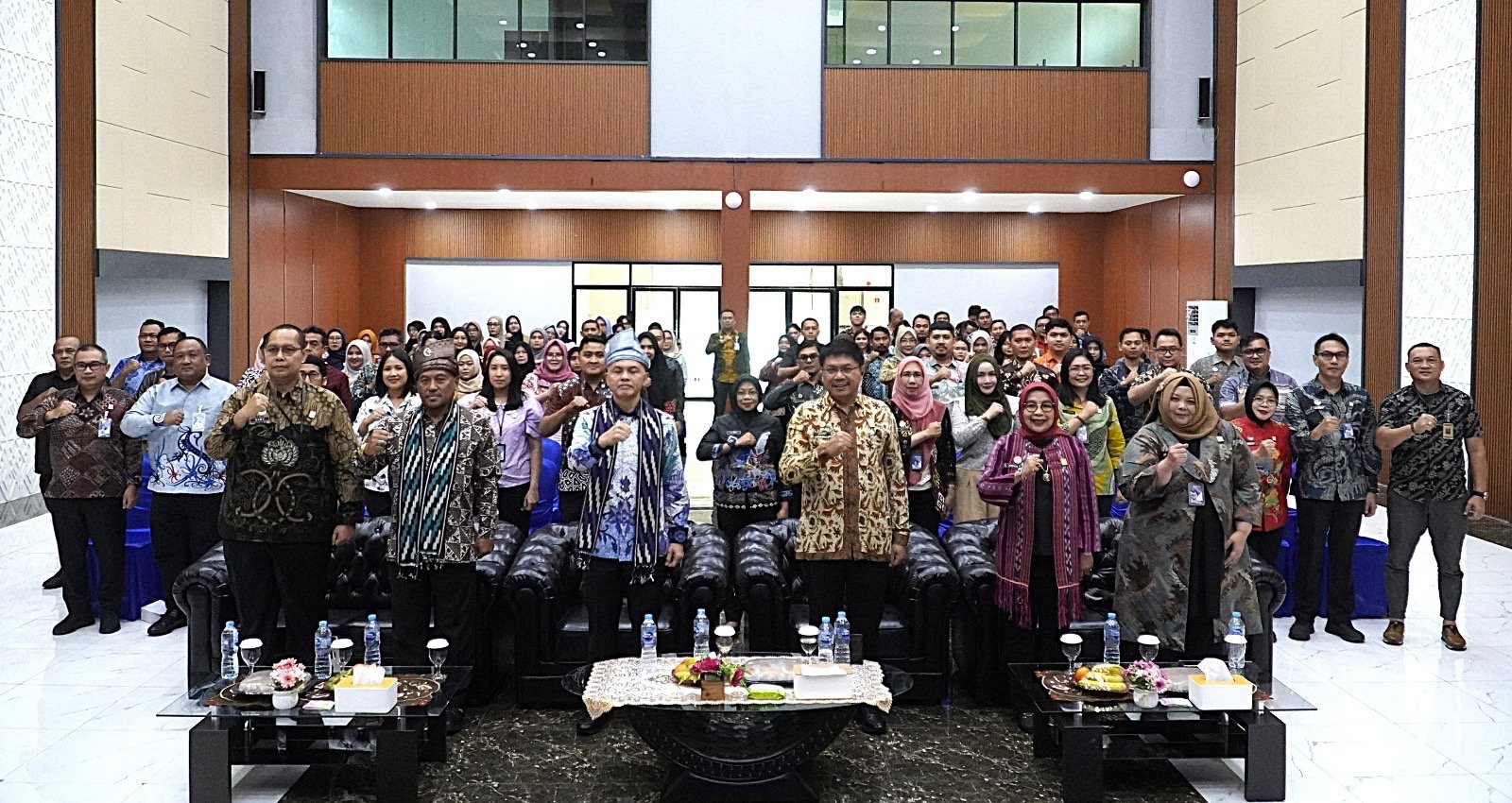 Foto bersama Kemenkum Kalbar dan Irjen Kementerian Hukum