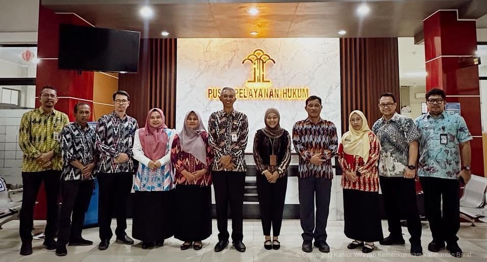 Foto bersama Kemenkum Kalbar dan Pemkab Mempawah